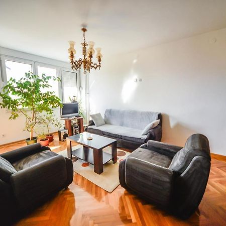 Apartman Centar Lux Pirot Exterior foto