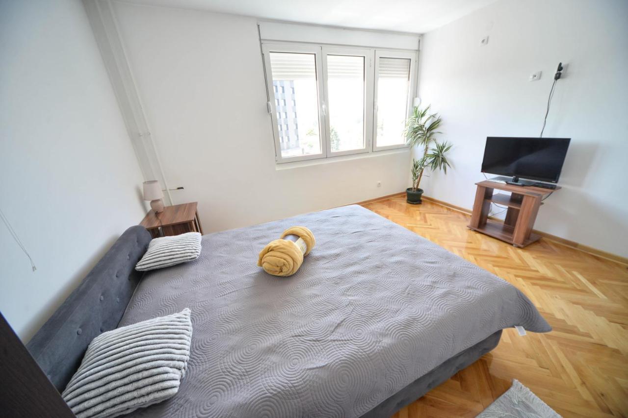 Apartman Centar Lux Pirot Exterior foto