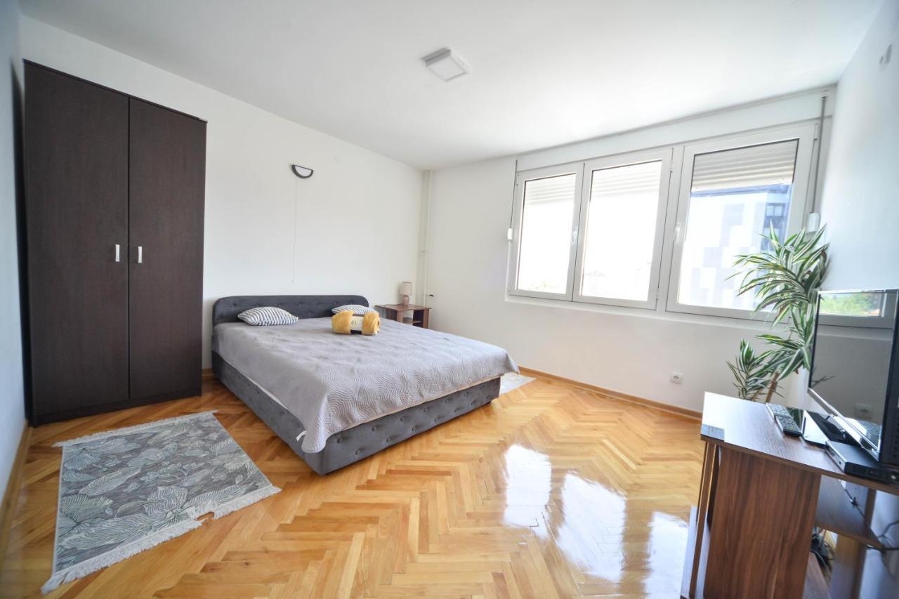 Apartman Centar Lux Pirot Exterior foto