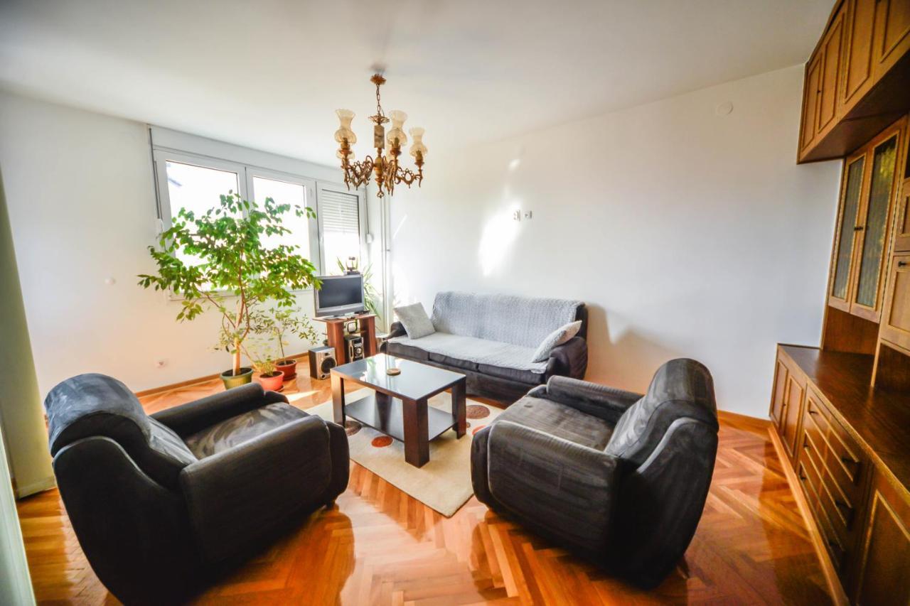 Apartman Centar Lux Pirot Exterior foto