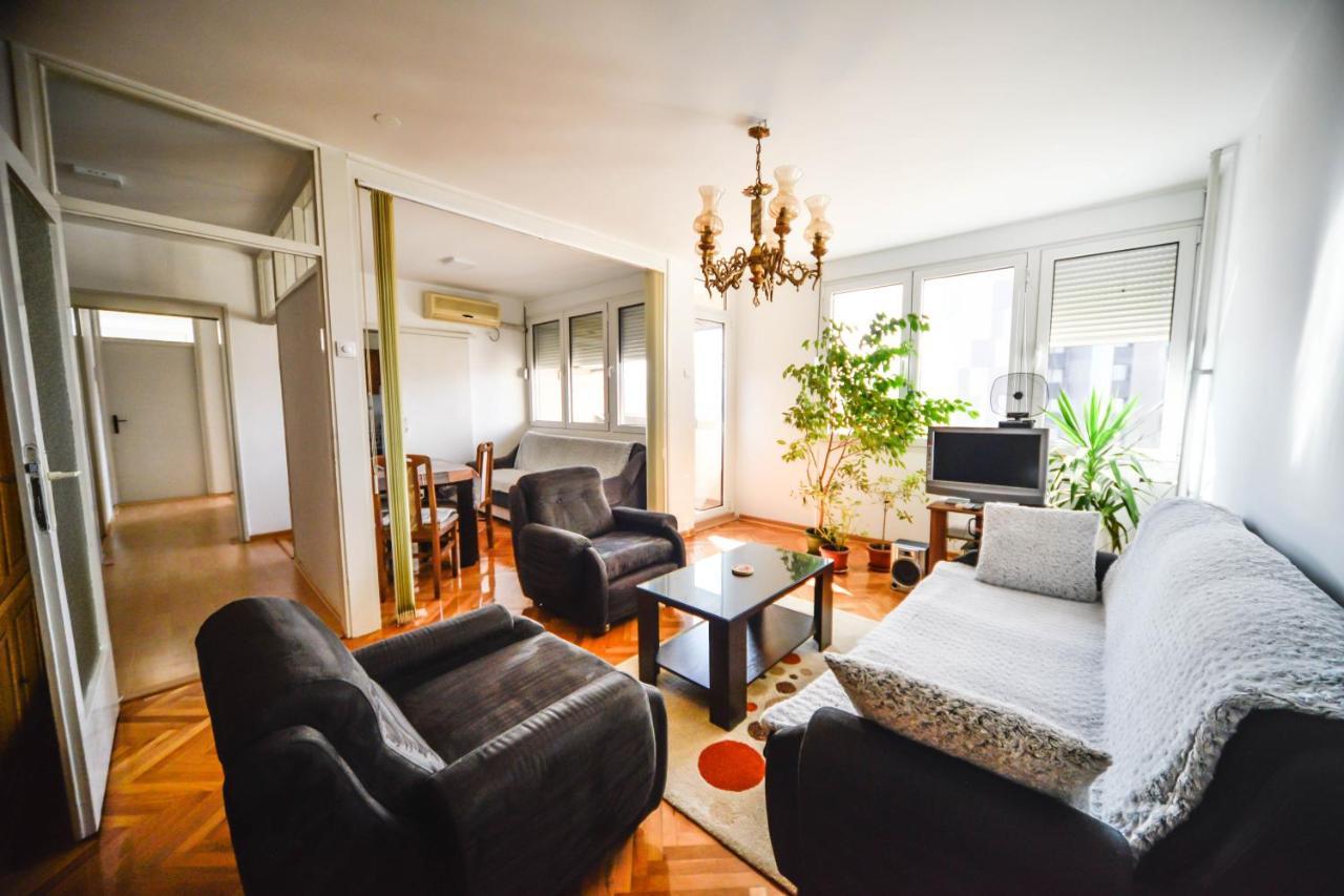 Apartman Centar Lux Pirot Exterior foto