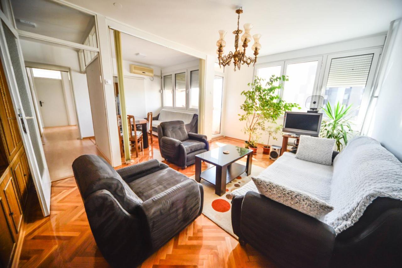 Apartman Centar Lux Pirot Exterior foto